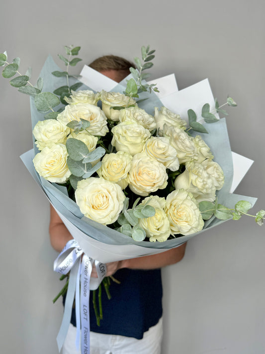 White Roses Mondial & Eucalyptus