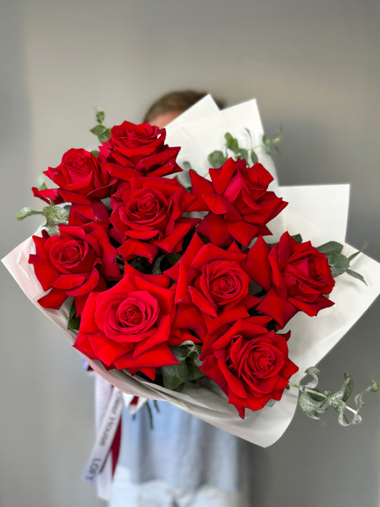 9 French Red Roses