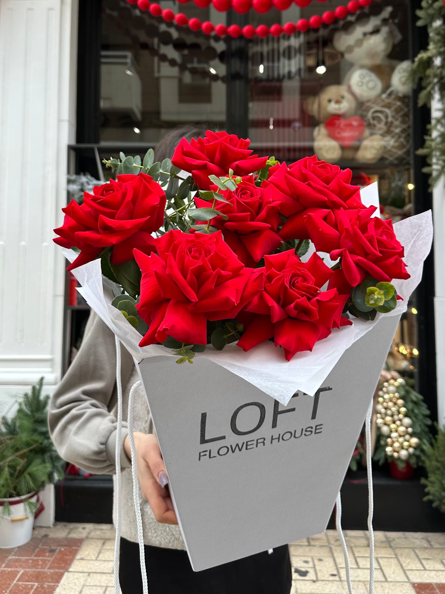 Red Roses Botique 7 Roses 7 French Red Roses - Flower Delivery in Malága – LOFT Flower House