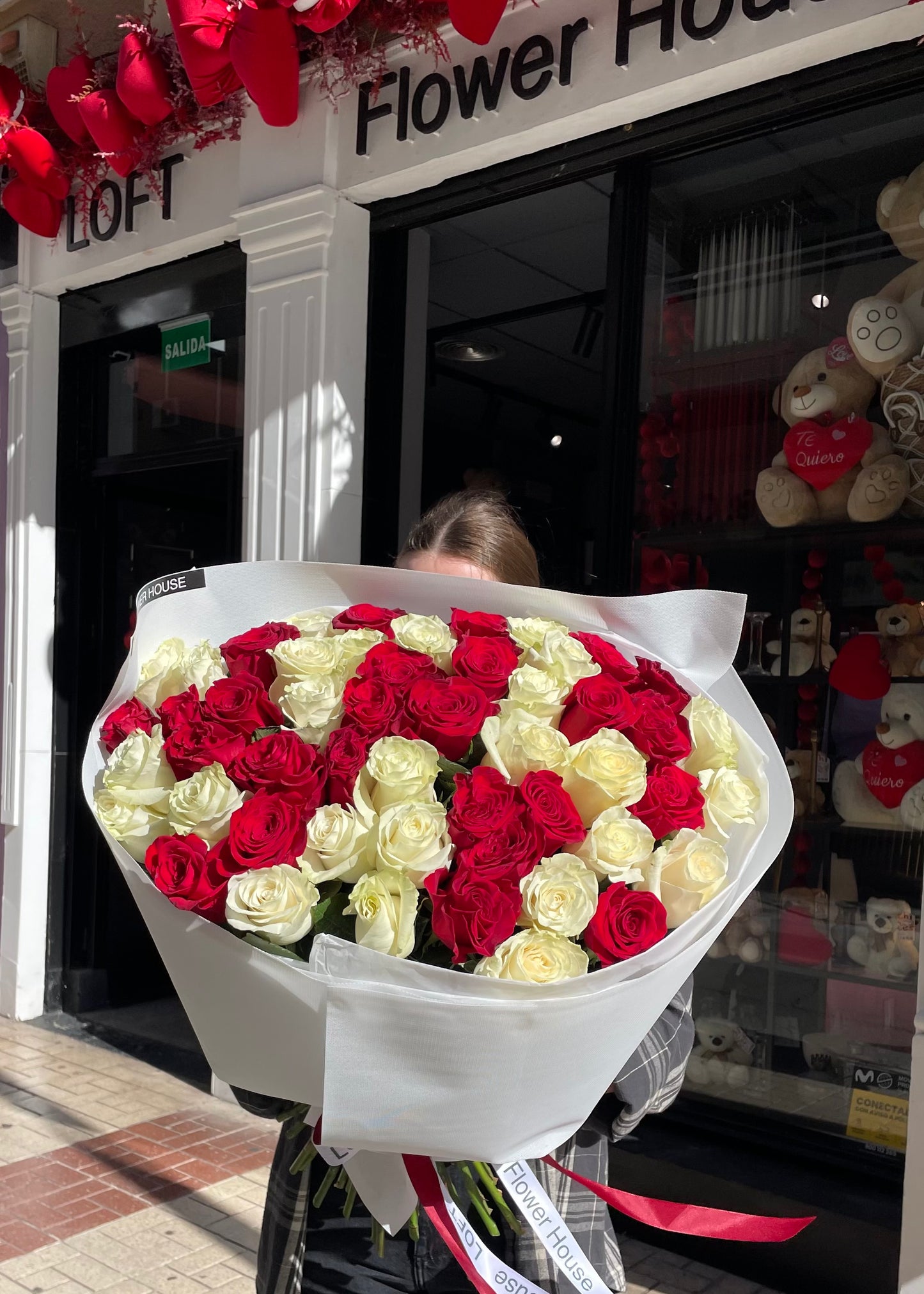 Red & White Roses
