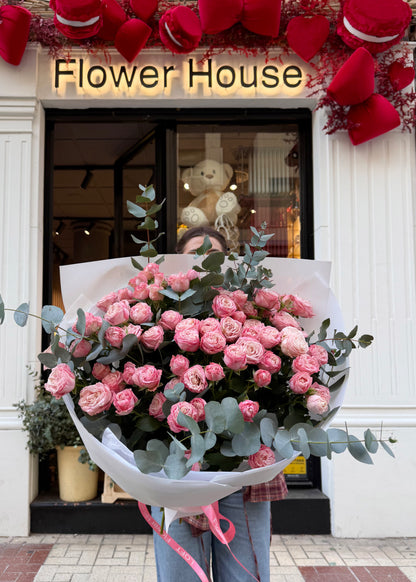 Madam Bombastic - Spray Roses